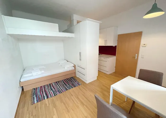Metro Hostel *