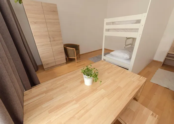Metro Hostel *